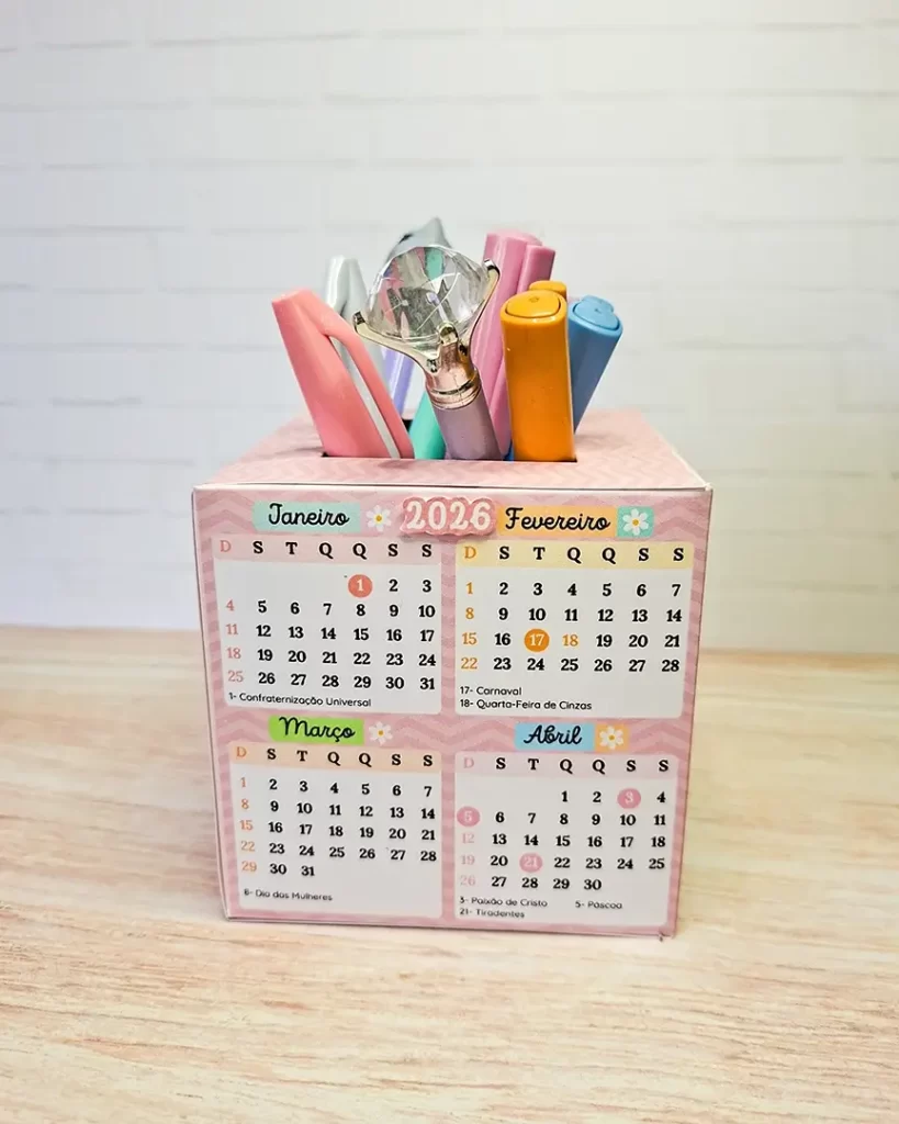 Porta Lápis Calendário 2026